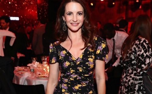 Kristin Davis örökbefogadott egy fiút